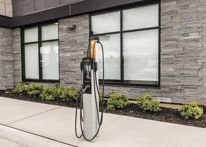 Holiday Inn Express & Suites Toronto Airport South By IhgAirport Hotel